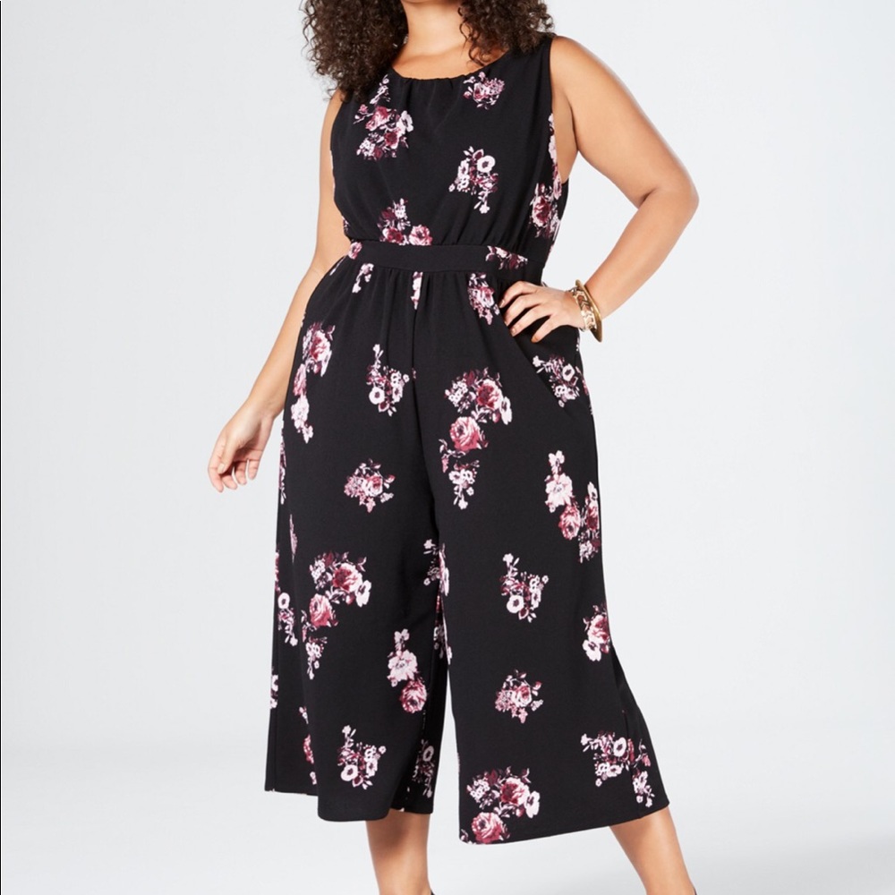 NWT Floral Print Knit Cropped Jumpsuit